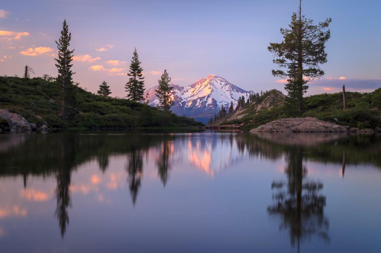 Inn At Mount Shasta Eksteriør bilde